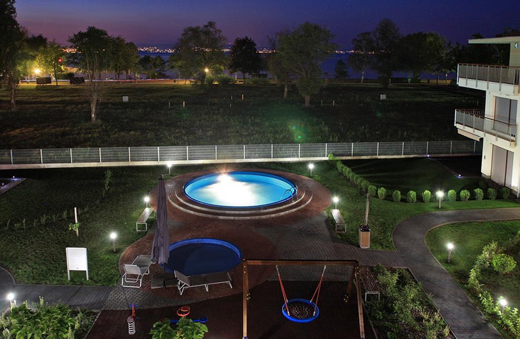 Lakeside Luxury Apartment Zamárdi Esterno foto